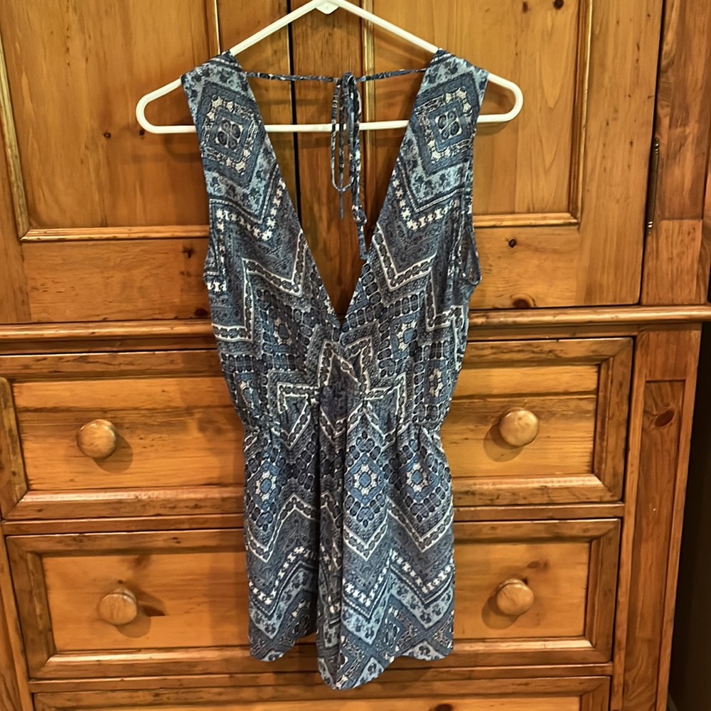Blue & White Patterned Wrap Top Sleeveless Romper - image 2